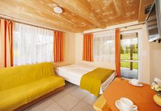 Others 4 Cottage With a Terrace for 2 People, Kolobrzeg