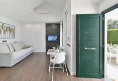 Lain-lain 6 Central Bungalow With Communal Pool in Maspalomas