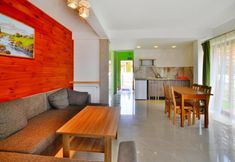 อื่นๆ 5 Holiday Home With Garden, Close to the Beach