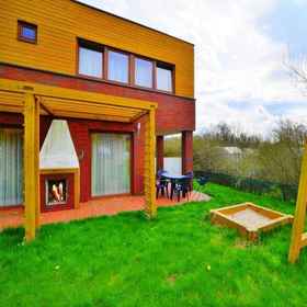 Primary image 1 带花园的度假屋，靠近海滩, Biesiekierz 酒店