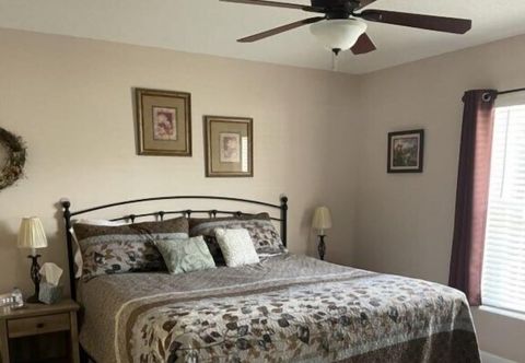 Others 156 Pine Cone