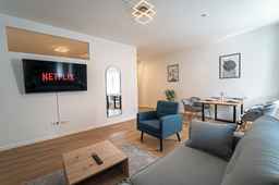 LUXOMES: Vilshofen Altstadt Apartments, USD 176.07