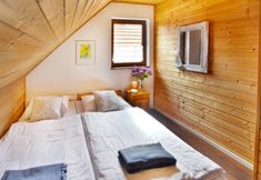 Others 2 Comfortable Holiday Homes With a Fireplace