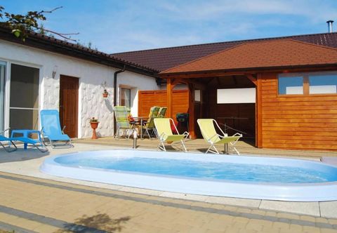 Others Terraced House With Pool and Sauna, Sieciemin