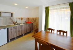 Others 3 Comfortable Holiday Home With a Private Garden