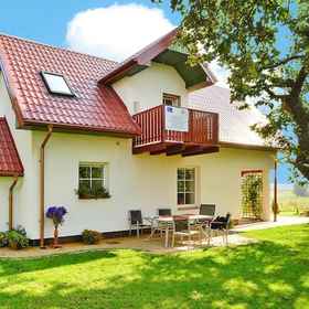 Primary image 1 ホリデー ハウス ウィズ ラージ ガーデン, ノスコウォ, スワヴノ郡 ホテル