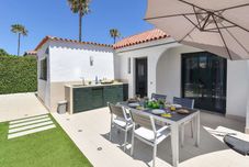 อื่นๆ Central Bungalow With Communal Pool in Maspalomas