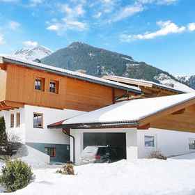 Primary image 1 House in Krimml Near Waterfalls & Hiking Trails, Bruck an der Großglocknerstraße Apartments