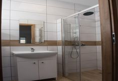 อื่นๆ 5 Comfortable Ground Floor Apartment, Summer Pool