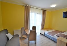 其他 4 3-person Studio in the Attic, Sarbinowo