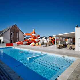 Primary image1Luxury Holiday Homes, Swimming Pool, Sarbinowo,New Wave Resort飯店