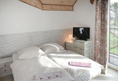 Lain-lain 7 Villa in Troszyn by Lake With Natural Beach