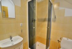 Others 7 Holiday Apartment, 3 Bedrooms, Garden, Slowino