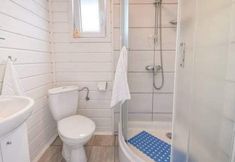 Others 6 Comfortable Holiday Homes With Terraces