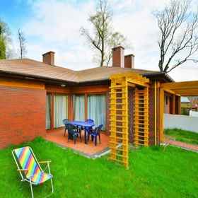 Primary image1Spacious Holiday Home With Private Garden,New Wave Resort飯店