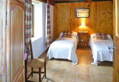 Others 3 Holiday House With Private Garden in Redortiers