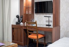 Others 4 Hotel Restaurant Kutchi