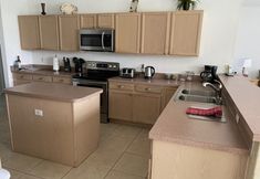 Lainnya 2 Hampton Lakes Villa