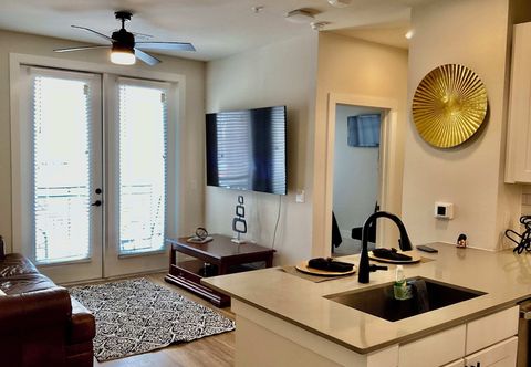 其他 Harvest Gem Resort-like Condo!