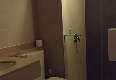 Others B Hotel Alabang