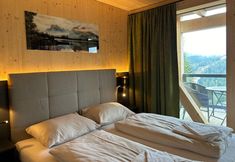 其他 7 Chalet With Sauna on Balcony