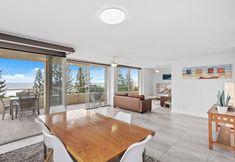 Lainnya 3 Iconic Burleigh Beachfront Apartment