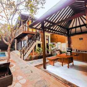 Bellewood Villa 1 ベルウッドヴィラ, ギリ・チーク・リゾート ホテル