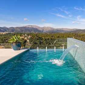 Room 1 モントブラウ イン ブゲル ウィズ 4 ベッドルームズ アンド 5 バスルームズ, カンパネット洞窟 ホテル