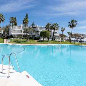 Room 1 Lunamar in Marbella With 4 Bedrooms and 3 Bathrooms, Alcaucín Hotels