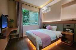 Chongqing Ruiyou Hotel, 1.834.693 VND