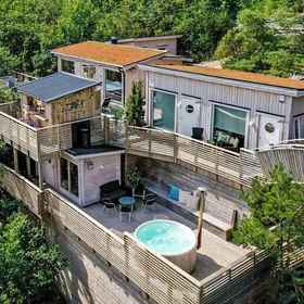 Primary image 1 ห้องพักระดับ 4 ดาวพร้อมอาหารเช้าฟรีและอ่างอาบน้ำสปา, โรงแรม & ที่พัก Goeteborgs Annedal