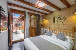 Lijiang Aduke Inn (Lijiang Ancient City Mufu Branch), USD 28.71