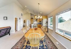 其他 6 Coastal Oregon Home: Walk to Dock!