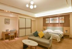 Others 6 California Hotel