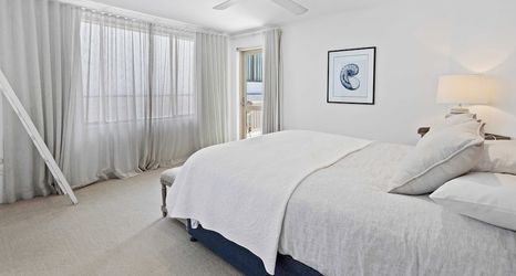 Others 2 Surfsong on Miami Beach