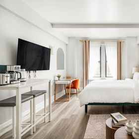 Room 1 73-518 Newly Reno Studio UWS Doorman Gym Laundry, New York State Hotels