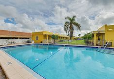 Others 2 Beachfront Condo: Redington Shores Retreat!