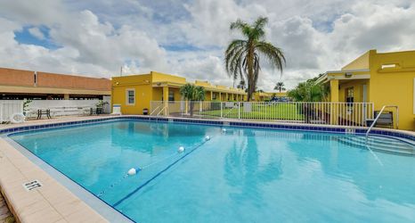 Others 2 Beachfront Condo: Redington Shores Retreat!