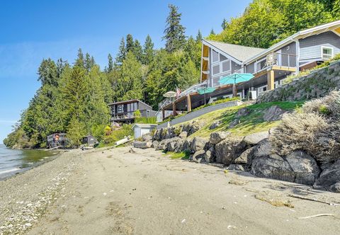 其他 Bayfront Home w/ Private Beach in Poulsbo!