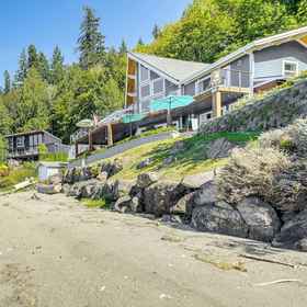 Interior1Bayfront Home w/ Private Beach in Poulsbo!,基萨普纪念州立公园飯店