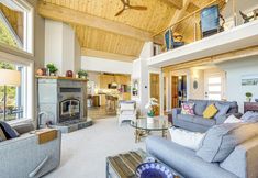 其他 5 Bayfront Home w/ Private Beach in Poulsbo!