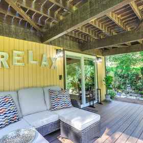 Interior 1 Riverfront Sandy Retreat, Fish & Kayak On-site, Clackamas County Hotels