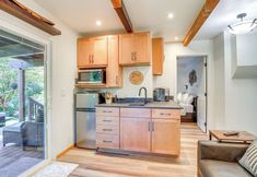 Others 3 Riverfront Sandy Retreat, Fish & Kayak On-site