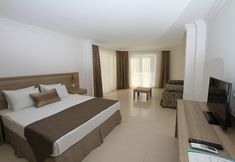 Others 6 Palm Bay Beach Hotel