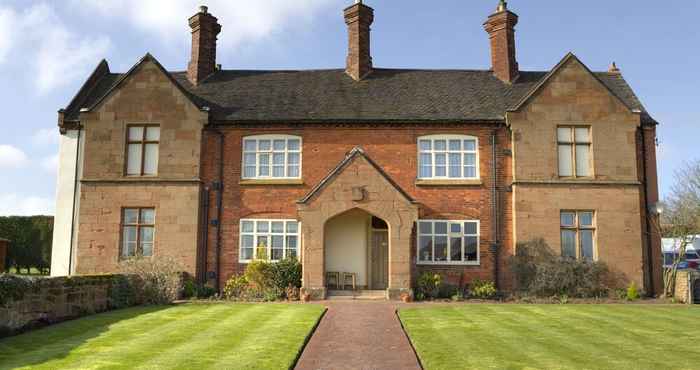 อื่นๆ Old Hall House, NEC