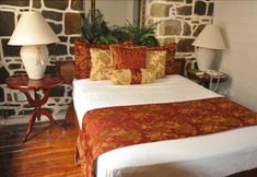 Others 3 Cobblestone Inn