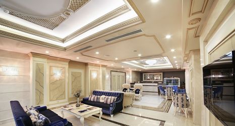 Others 2 Halifaks Hotel