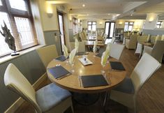 Others 6 The Elm Tree Inn
