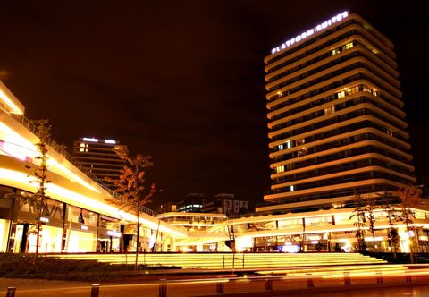 Others Platform Merter Suites