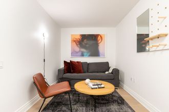 기타 4 Mint House at 70 Pine